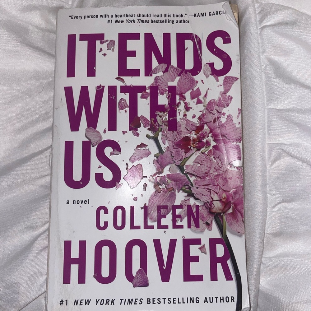 “It ends with us” Colleen Hoover